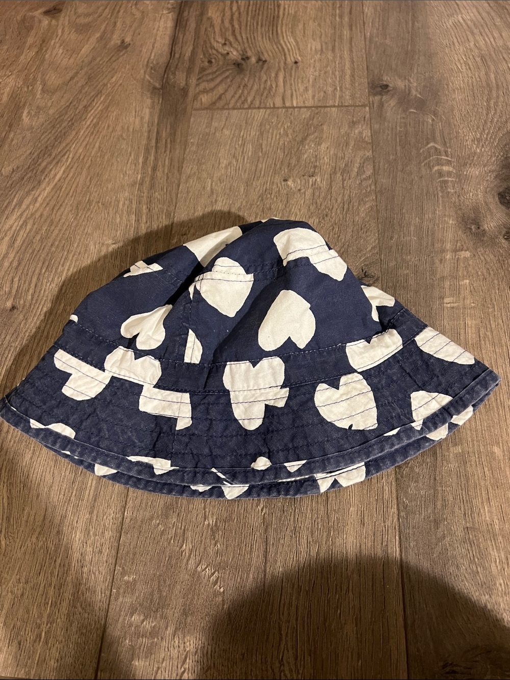 NWOT next girls hearts bucket hat sz 3-6 yrs